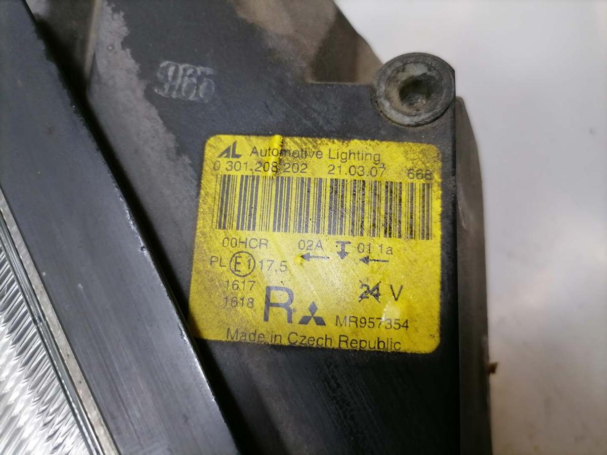 Mitsubishi Colt Z30 original Scheinwerfer vorn rechts Halogen 3-Türer Bj.2007